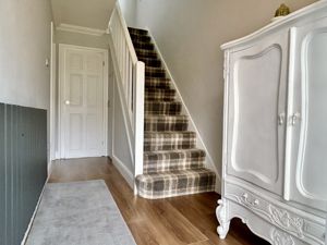 Entrance Hallway- click for photo gallery